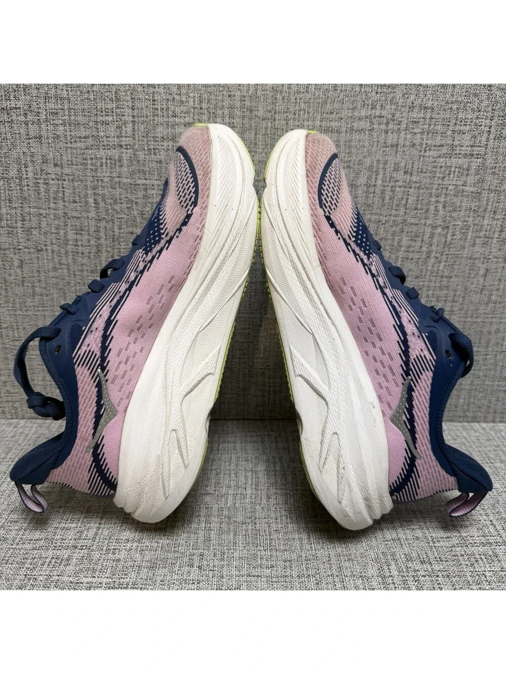 Hoka One Skyflow Womens Size 6 B Midnight Twilight Pink Running Shoe 1155113 MTW